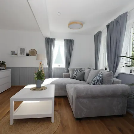 Semesterbostad Dornroeschen 1908 Eichenried